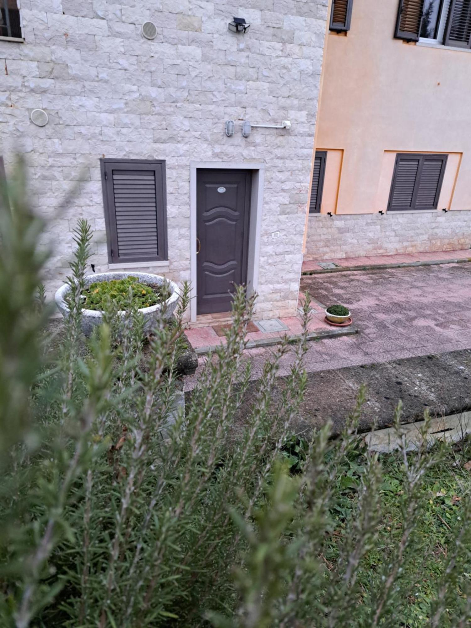 Villa La Casa Di Mezzo-Affitti Brevi-Zona Ospedali Busso Exterior foto